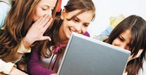 Исследования показали сколько часов подростки проводят за экраном